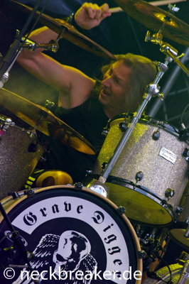 live 20140620 0508 gravedigger