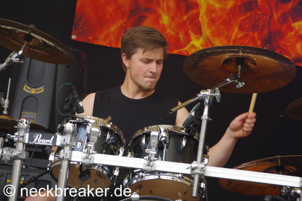 live 20140621 0107 bleedingred